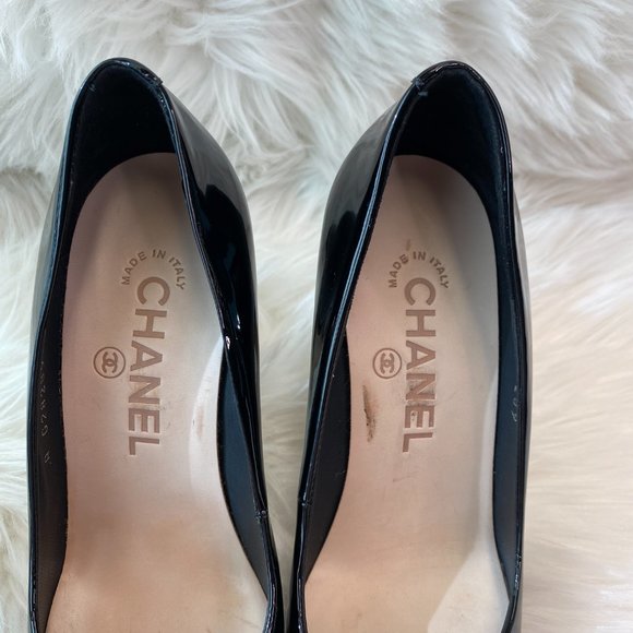 Chanel Two Tone Patent Leather Pumps - Picture 7 of 14